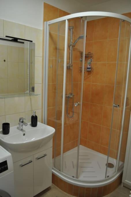 Apartment In Praha 3 Prague Exterior photo