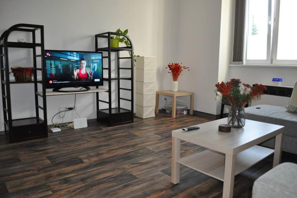 Apartment In Praha 3 Prague Exterior photo