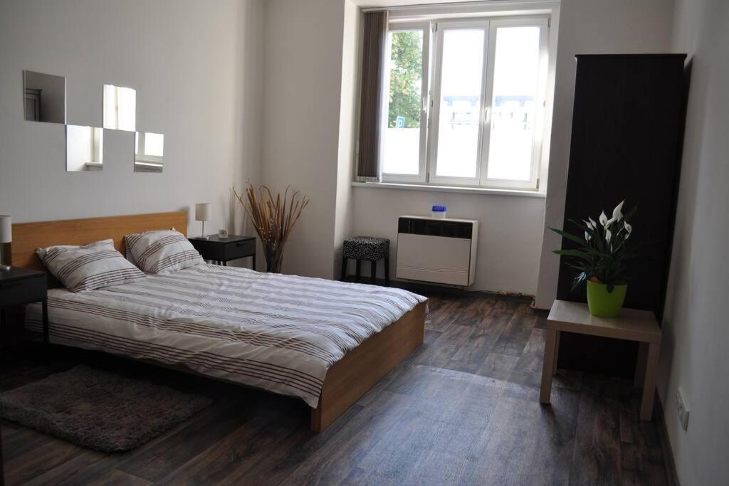 Apartment In Praha 3 Prague Exterior photo